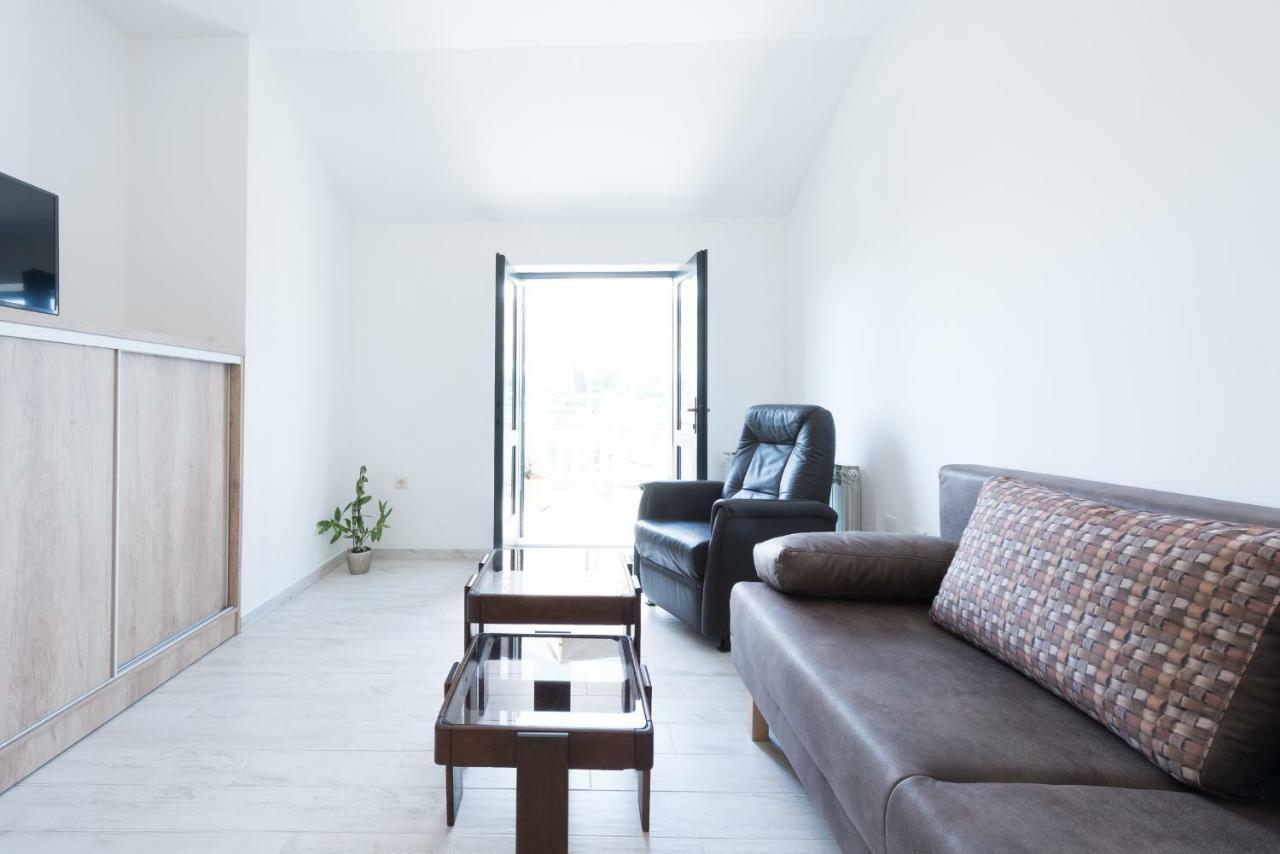 קאבטאט Apartment Obradovic מראה חיצוני תמונה